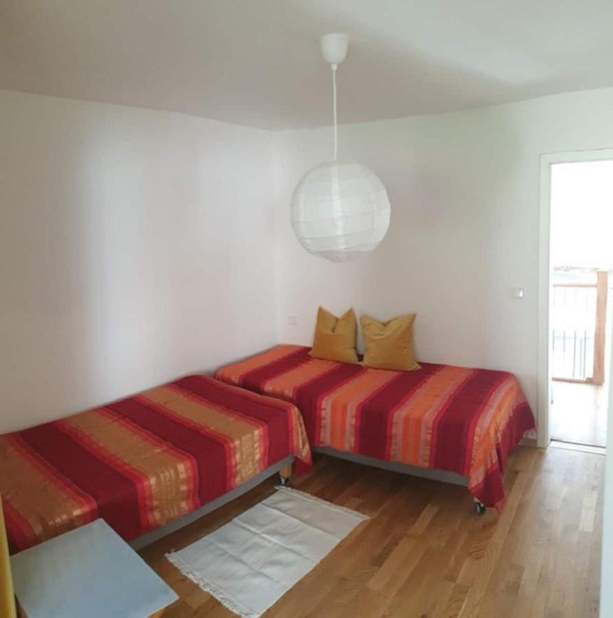 Moderne Wohnung Mit Studio In Bauernhausscheune Am See Biersdorf Extérieur photo